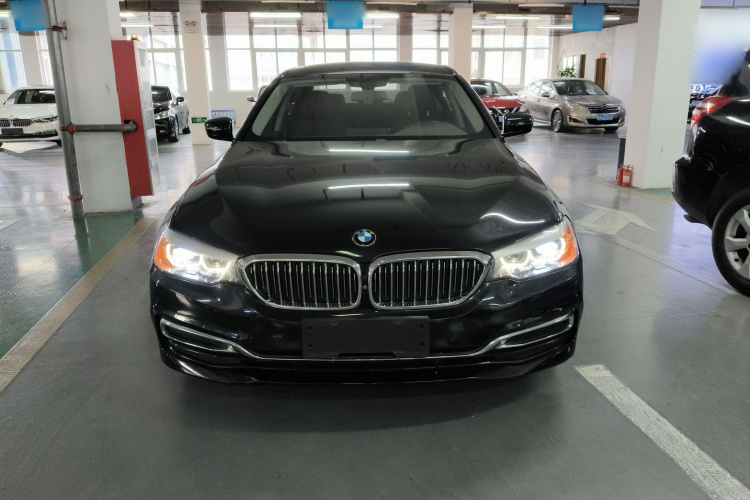 宝马5系 2020款 525Li 豪华套装车身外观2