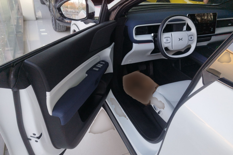 小鹏G6 2023款 755 超长续航 Max中控内饰7003