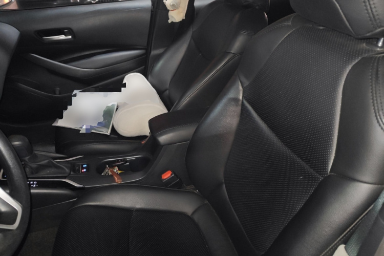 丰田 卡罗拉 2019款 1.2T S-CVT GL-i精英版中控内饰19