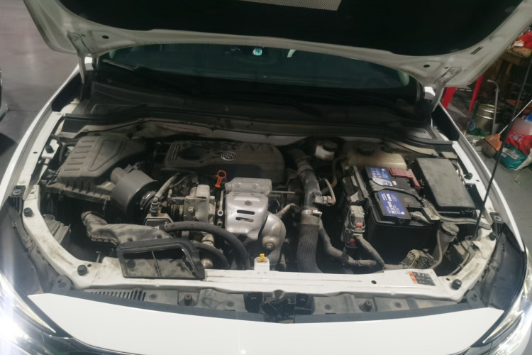 别克 英朗 2019款 15T 双离合互联精英型 国VI机舱底盘24