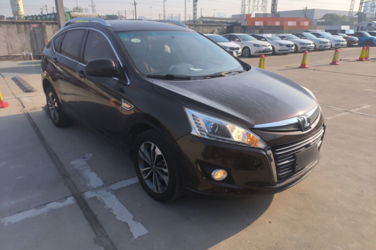 纳智捷 优6 SUV 2016款 1.8T 风尚超值型车身外观3