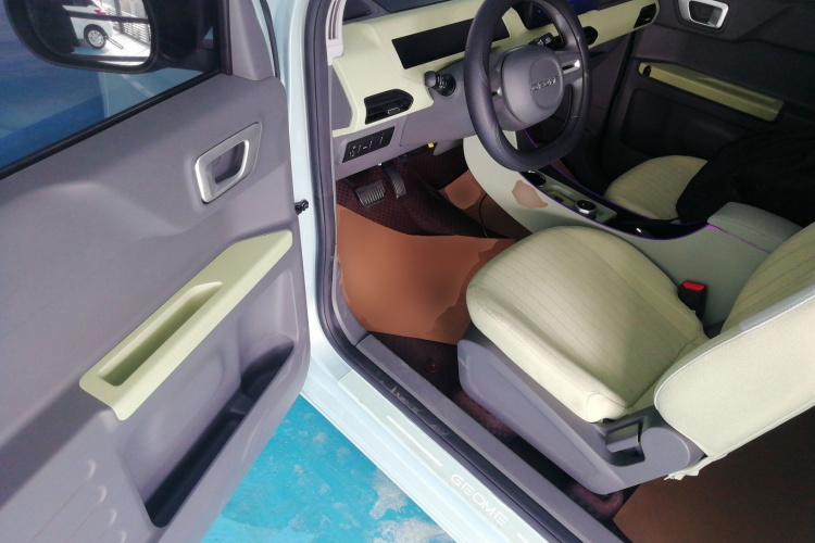 吉利银河 2024款 熊猫mini 200km 耐力熊中控内饰20