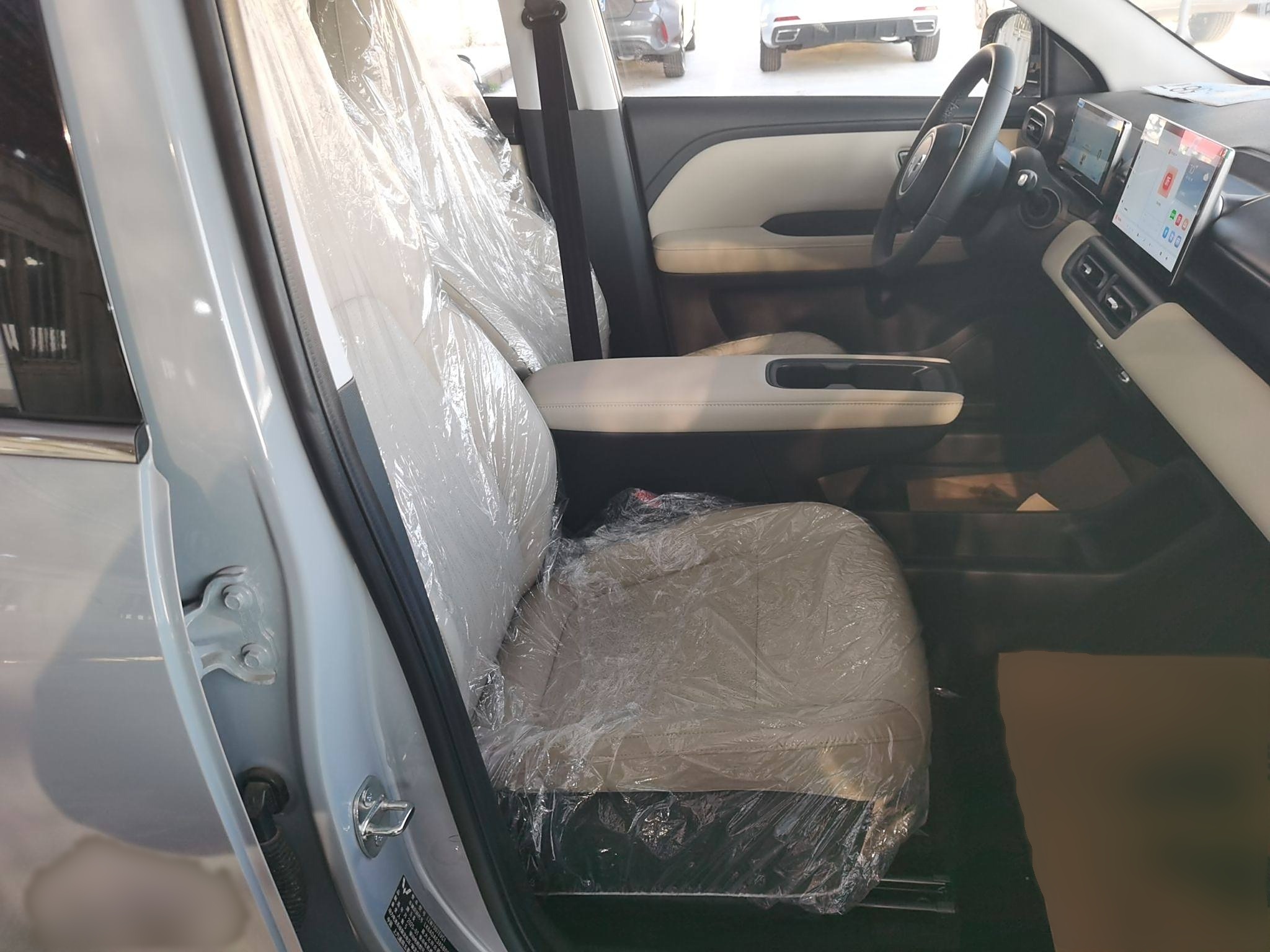 五菱汽车 五菱缤果PLUS 2024款 330km 五座版