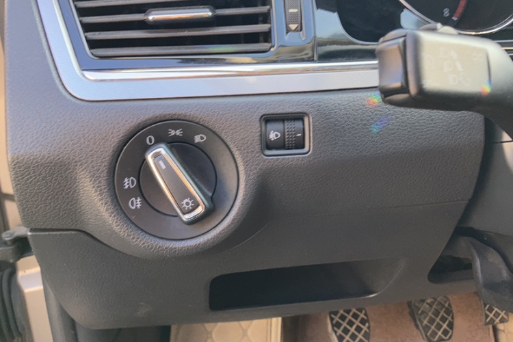 大众 宝来 2015款 质惠版 1.6L 手动舒适型中控内饰7015