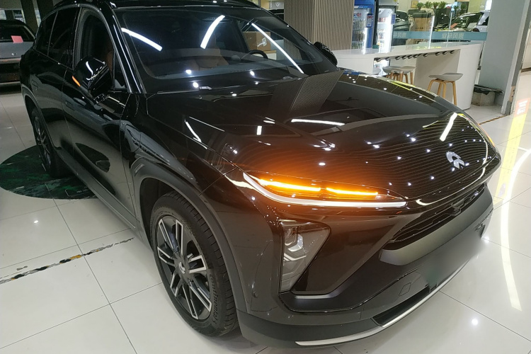 蔚来ES6 2020款 600KM 运动版车身外观3