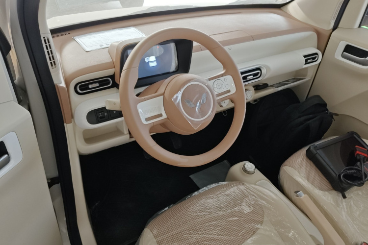 五菱汽车 宏光MINIEV 2024款 第三代 215km 青春版中控内饰12