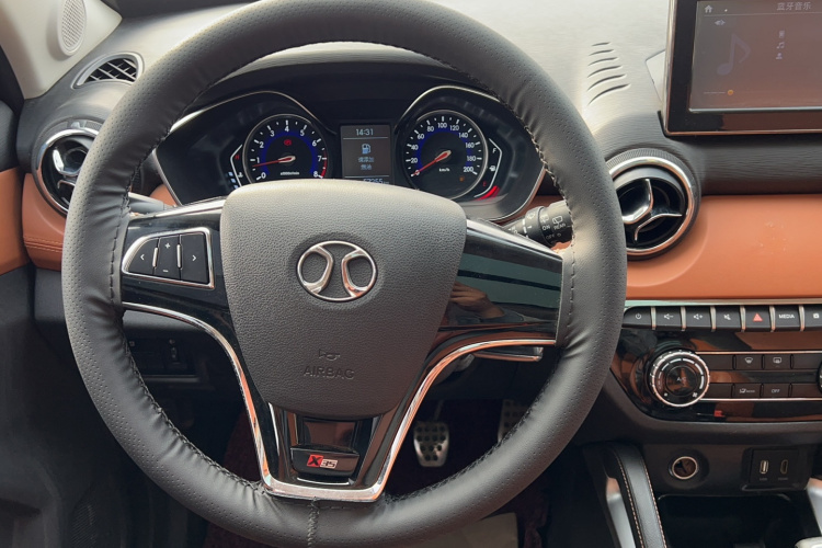 北京汽车 绅宝X35 2016款 1.5L 手动豪华版局部细节13