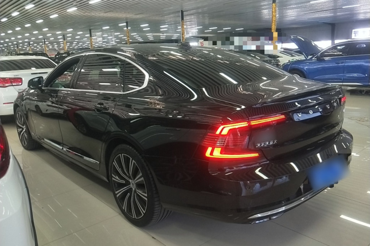 沃尔沃S90 2025款 B5 智雅豪华版车身外观4