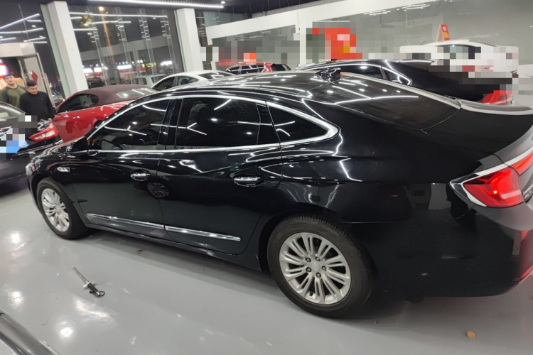 别克 君越 2018款 20T 精英型车身外观4