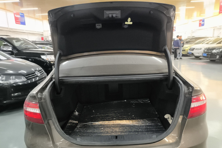 福特 金牛座 2017款 EcoBoost 245 豪华型机舱底盘23