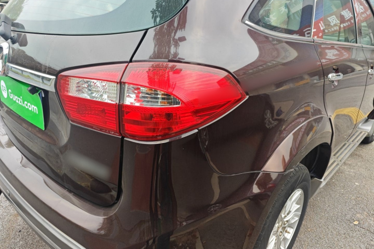 江铃 驭胜S350 2016款 2.0T 自动两驱汽油超豪华版5座车身外观9