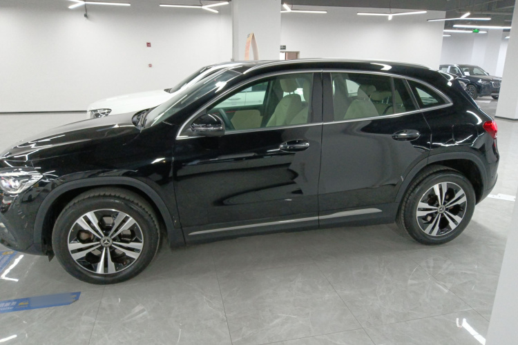 奔驰GLA 2020款 GLA 200车身外观4