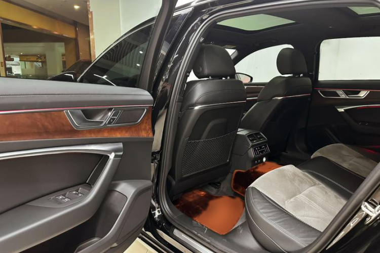 奥迪A6L 2023款 45 TFSI quattro 臻选动感型中控内饰7002