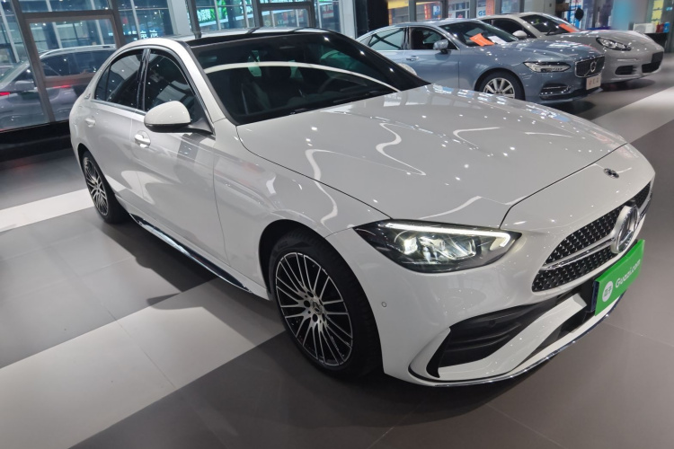 奔驰C级 2023款 改款 C 260 L 运动版车身外观3