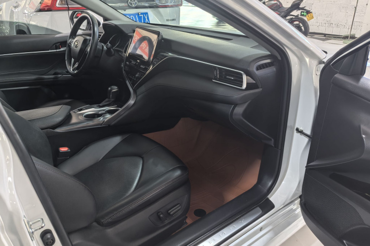 丰田 凯美瑞 2021款 2.0G 豪华版中控内饰7002