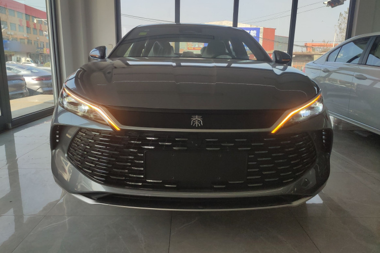 比亚迪 秦L 2024款 DM-i 120KM超越型车身外观2