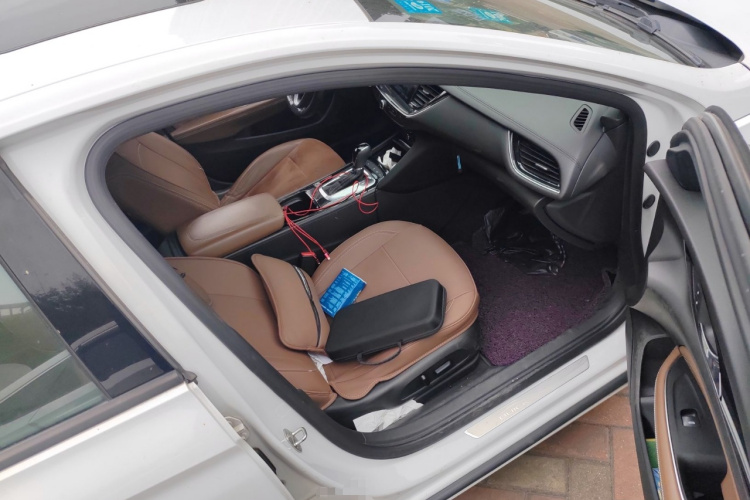 别克 君威 2017款 20T 豪华型局部细节9005