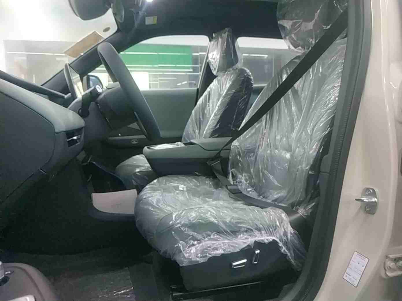 车辆左侧前座椅状态