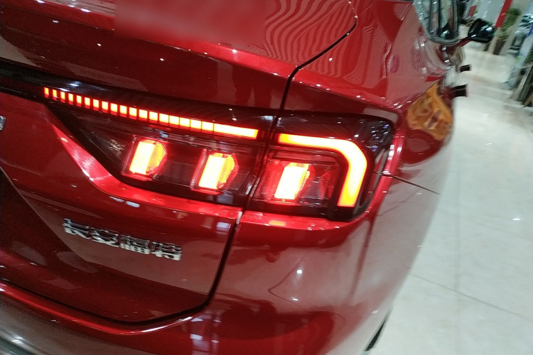 福特 蒙迪欧 2025款 2.0T EcoBoost 至尊型车身外观9