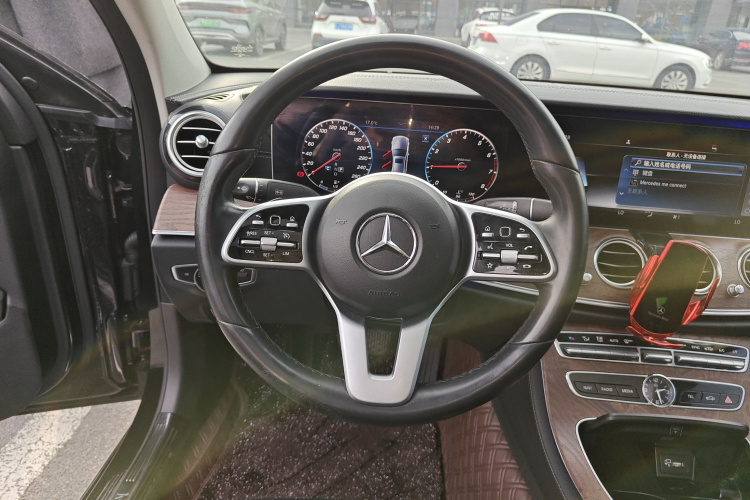 奔驰E级 2020款 E 300 L 时尚型局部细节13