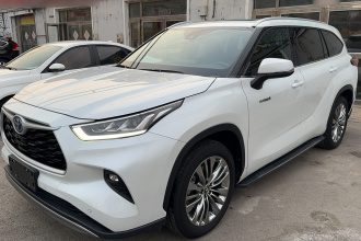 丰田 汉兰达 2022款 双擎 2.5L 四驱尊贵版 7座