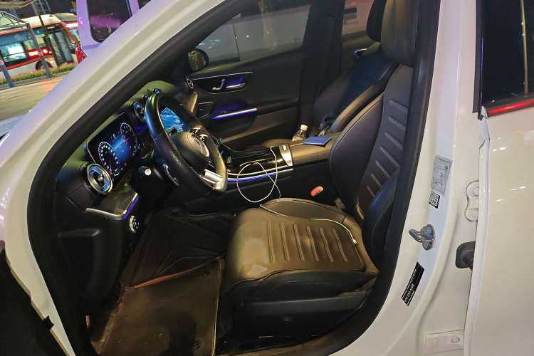 奔驰C级 2022款 改款 C 260 L 运动版局部细节19