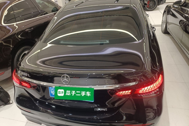 奔驰E级 2023款 改款 E 300 L 运动豪华型车身外观6