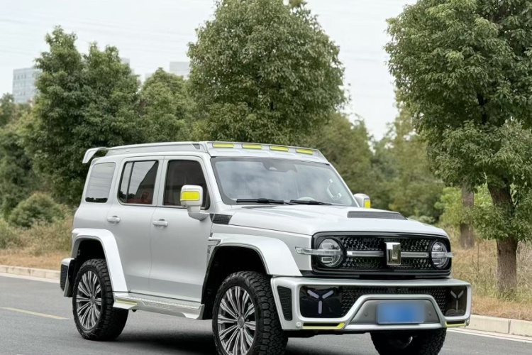 超境汽车 共创坦克300 2021款 2.0T 赛博坦克车身外观6005