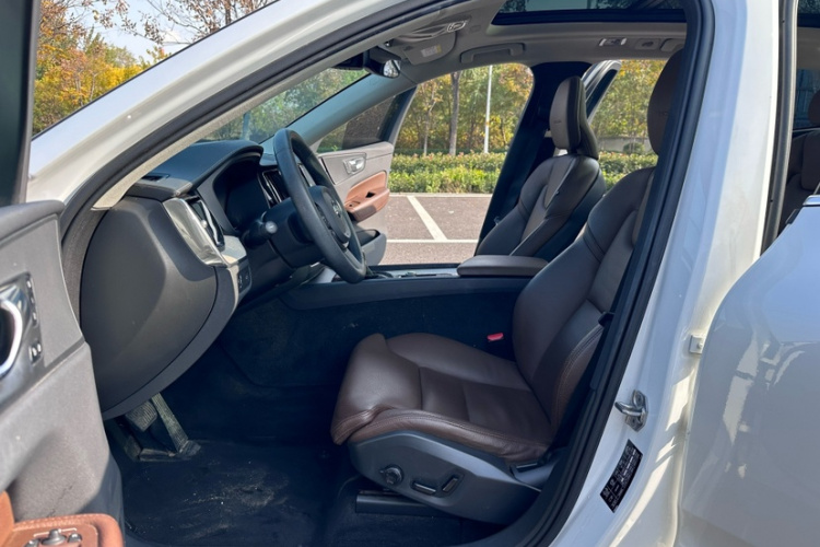 沃尔沃XC60 2020款 T5 四驱智远豪华版中控内饰7002