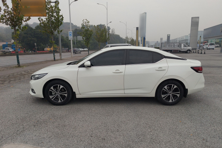 日产 轩逸 2022款 1.6L XL CVT悦享版车身外观4