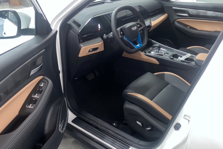 吉利汽车 豪越PRO 2024款 1.5T DCT 纵横+中控内饰7002