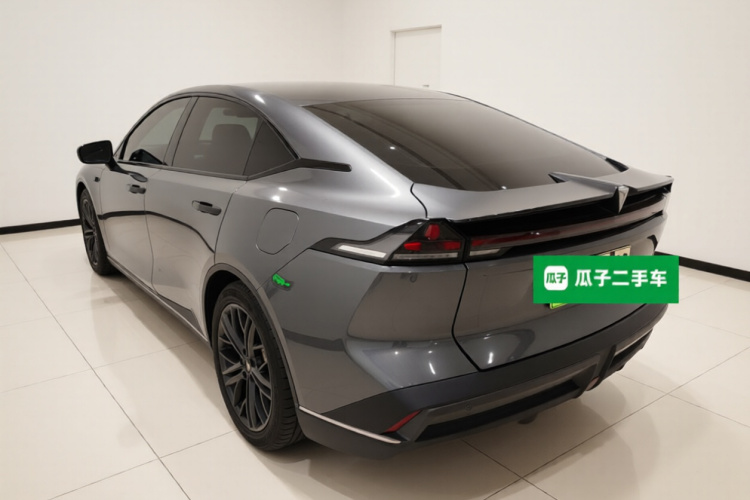 深蓝汽车 深蓝SL03 2022款 1.5L 1200增程版车身外观5