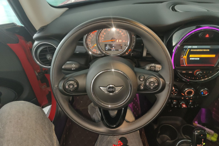 MINI 2020款 1.5T ONE PLUS中控内饰13