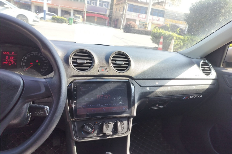 大众 捷达 2017款 1.5L 自动时尚型中控内饰12