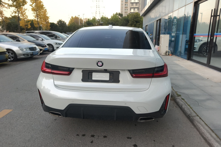 宝马3系 2023款 320Li M运动套装车身外观6