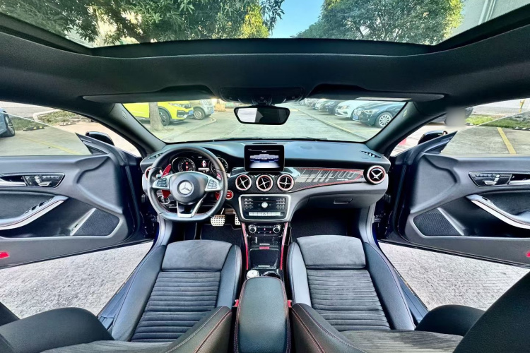 奔驰CLA 2017款 CLA 220 4MATIC中控内饰7004