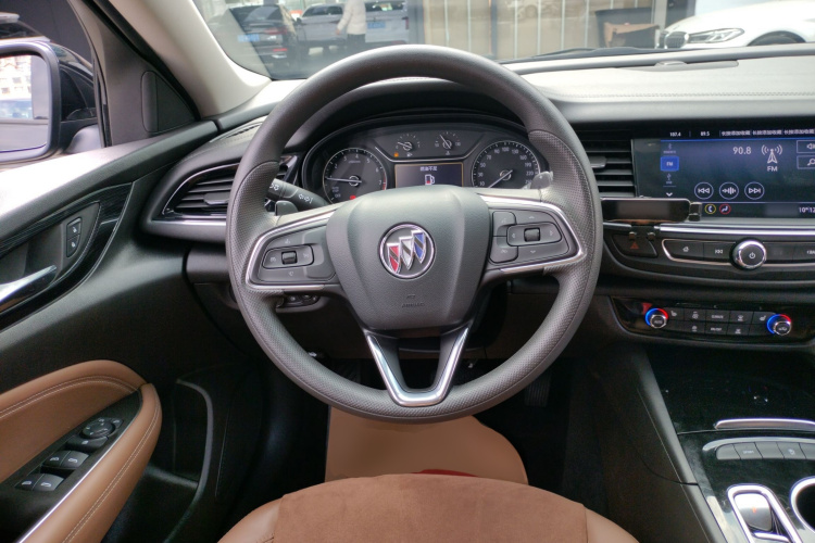 别克 君威 2022款 552T 智享型中控内饰13