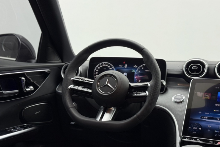 奔驰C级 2023款 改款 C 200 L 运动版中控内饰7002