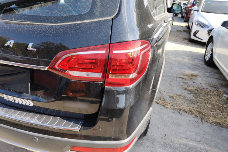 哈弗H6 2014款 运动版 1.5T 手动两驱精英型车身外观9