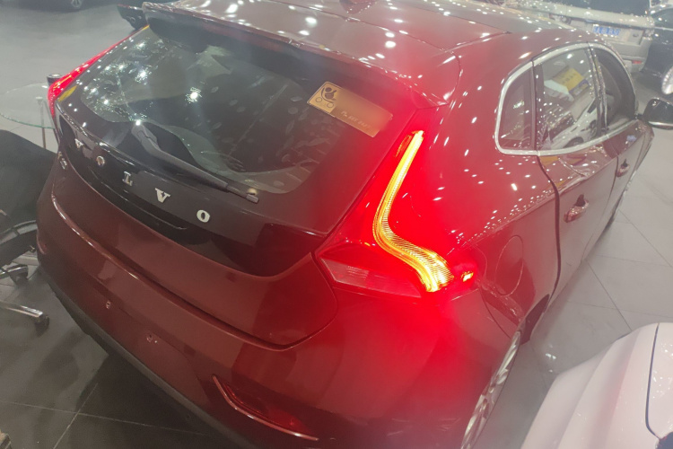 沃尔沃V40 2015款 1.6T 智雅版车身外观7