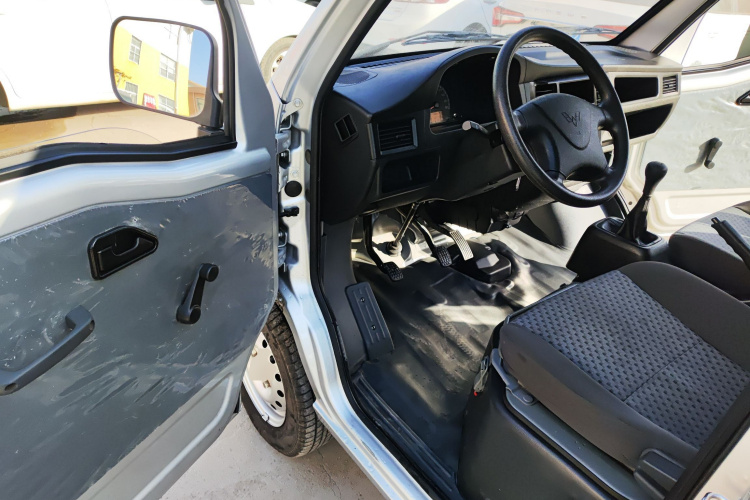 五菱汽车 五菱之光 2023款 1.5L 实用型 5/7座中控内饰20