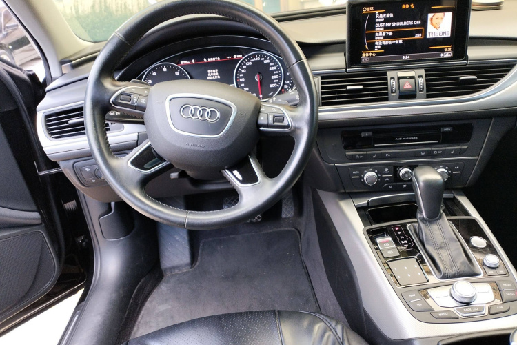 奥迪A6L 2018款 30周年年型 35 TFSI 时尚型中控内饰12