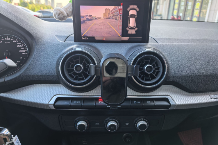 奥迪Q2L 2020款 35 TFSI 进取动感型中控内饰7007