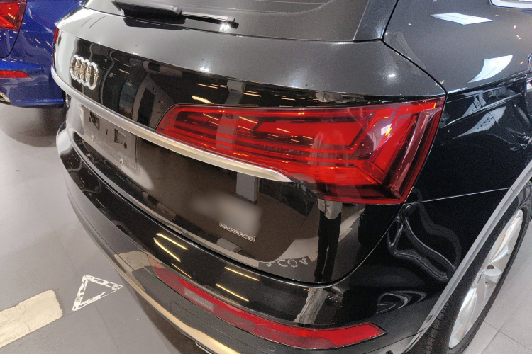 奥迪Q5L 2022款 40T 豪华动感型车身外观6006