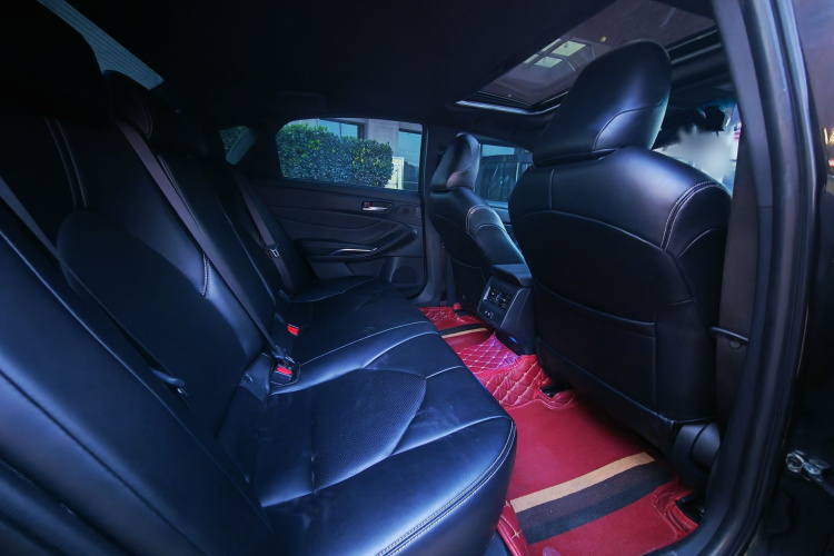 丰田 亚洲龙 2019款 2.5L 进取版 国VI中控内饰7001