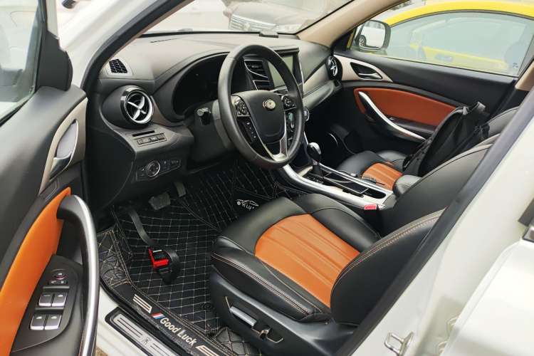 比亚迪 宋 2016款 2.0TID 自动豪华型中控内饰20