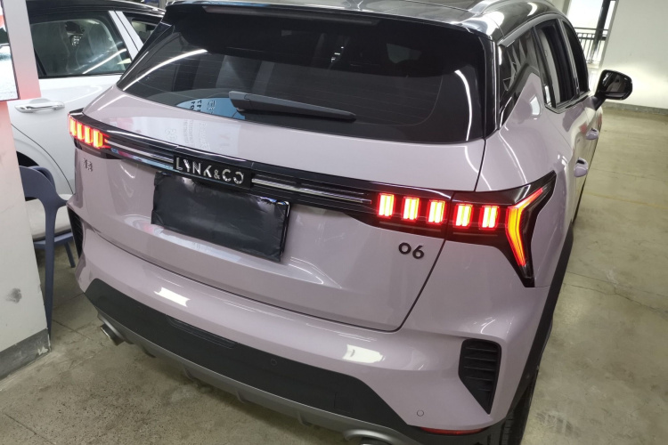 领克06 2021款 1.5T Shero粉色特别版车身外观7