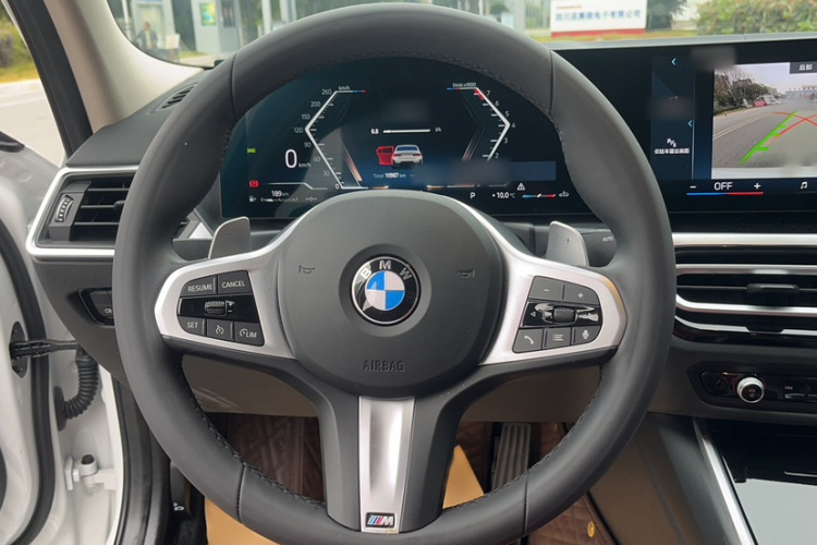 宝马3系 2024款 320Li M运动套装中控内饰7004