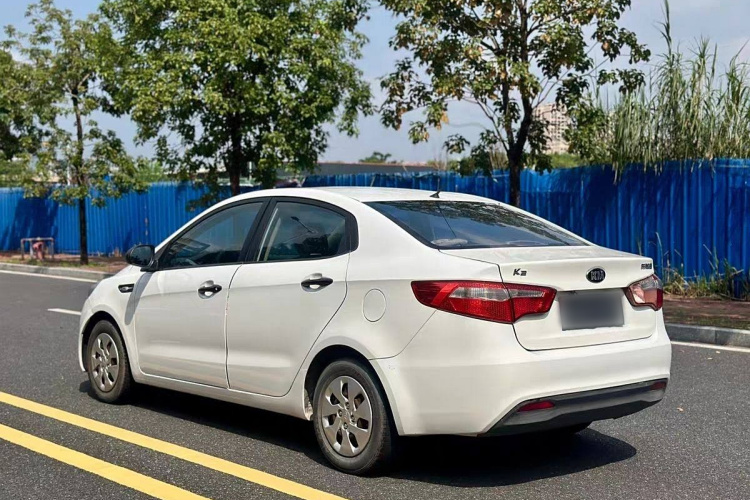 起亚K2 2012款 三厢 1.4L MT GLS纪念版车身外观6005