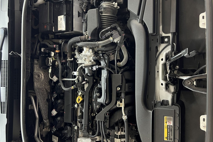 丰田 锋兰达 2023款 2.0L CVT领先版中控内饰7010